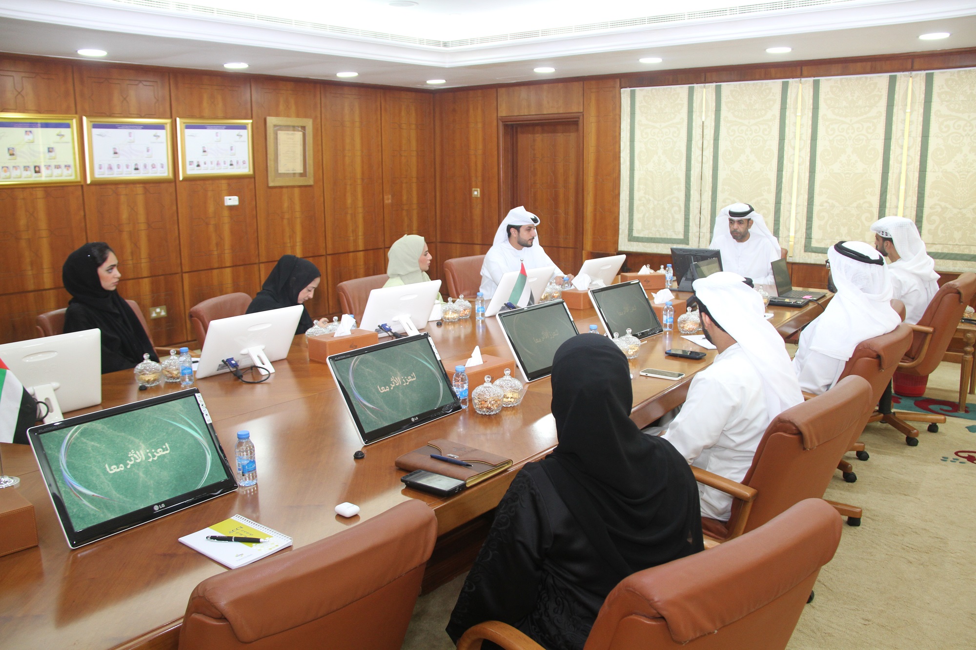اللجنة المحلية للمسؤولية المجتمعية في عجمان تعقد اجتماعها الأول