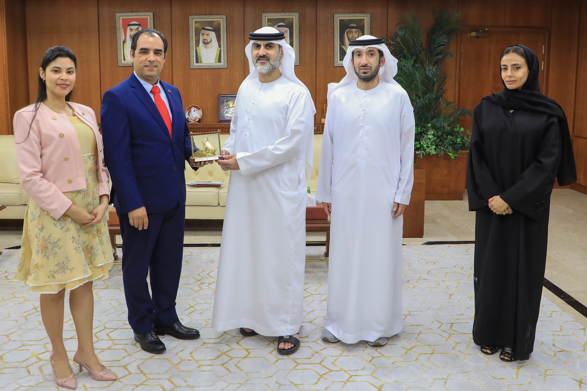 Ajman Chamber discusses joint economic and commercial cooperation with the Cuban Embassy