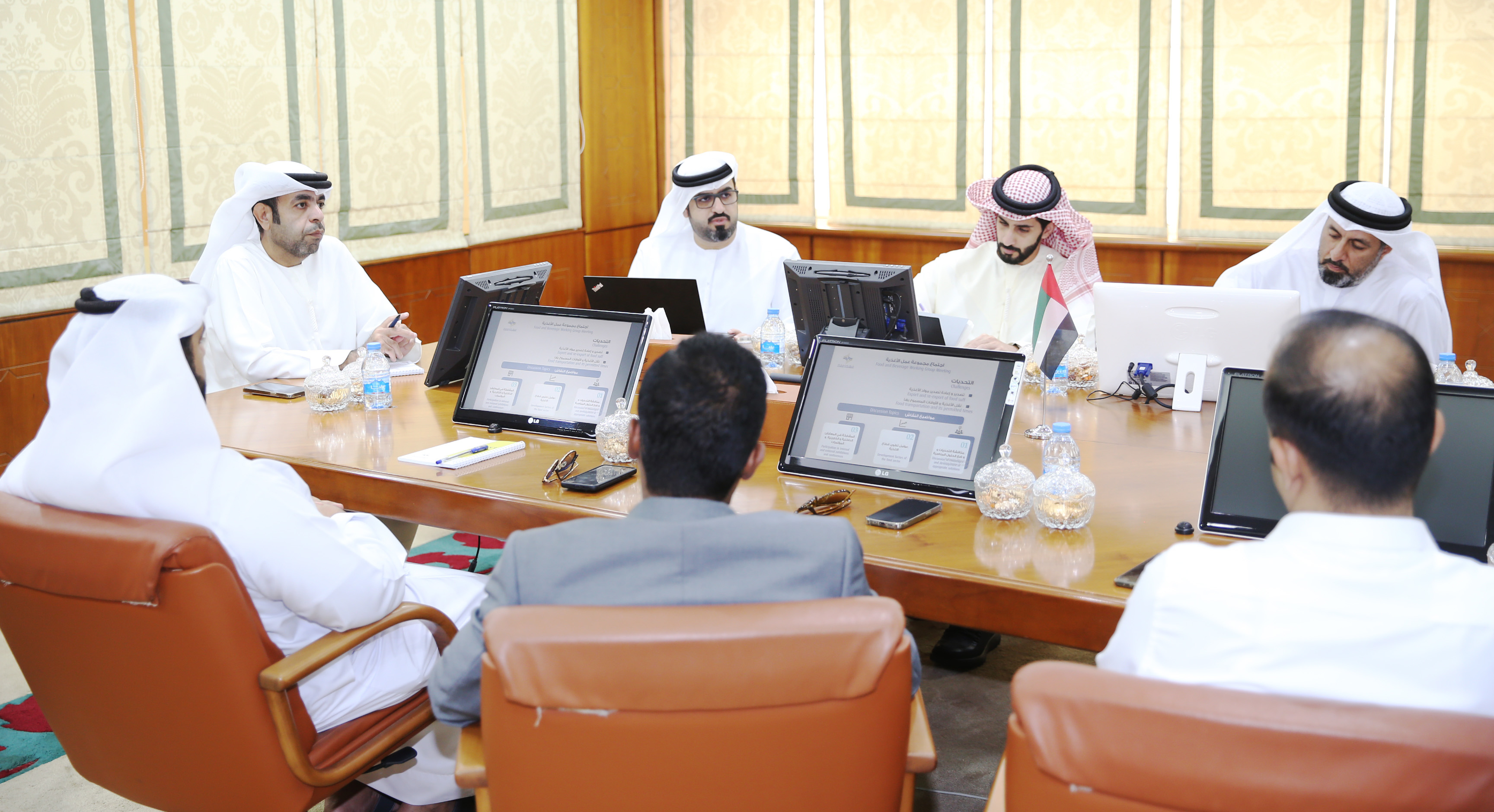 Ajman Chamber holds a meeting of the Food Working Group to discuss developments in the sector